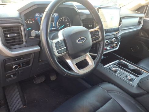 Used 2024 Ford Expedition XLT image 8