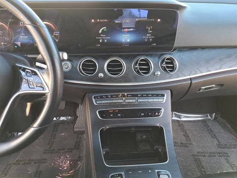 Used 2022 Mercedes-Benz E 350 Sedan w/ AMG Line Exterior image 21
