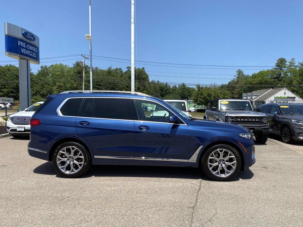 Used 2021 BMW X7 xDrive40i w/ Executive Package AWD/4WD image 2
