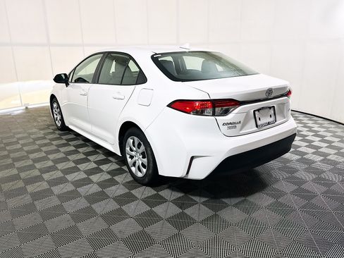 Used 2024 Toyota Corolla LE FWD image 5