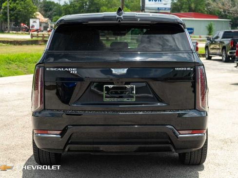 Used 2026 Cadillac Escalade IQ Sport 2 AWD/4WD image 8