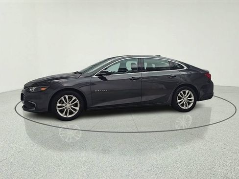 Used 2017 Chevrolet Malibu LT FWD image 3