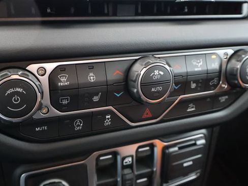 New 2026 Jeep Gladiator Sport AWD/4WD image 16