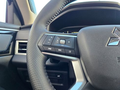 New 2025 Mitsubishi Outlander SE image 28