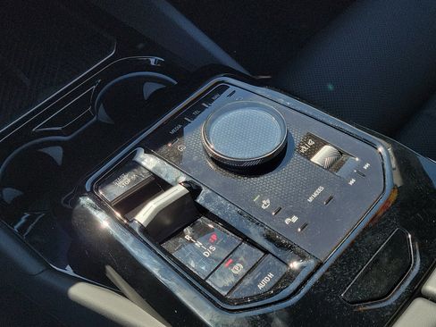 Used 2026 BMW 530i w/ M Sport Package image 25