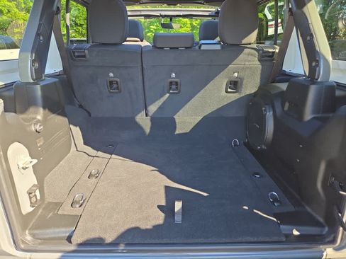 Used 2023 Jeep Wrangler Unlimited w/ Sun & Screen Package AWD/4WD image 35