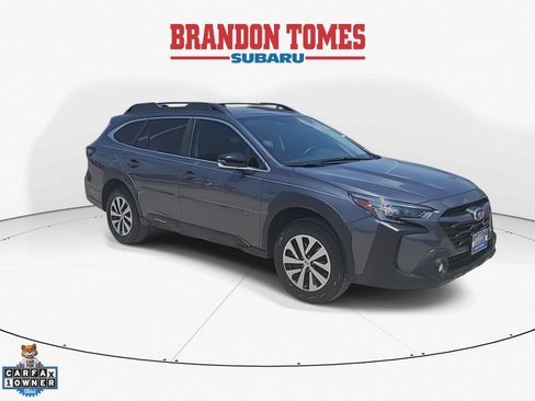 Used 2025 Subaru Outback Premium AWD/4WD image 2