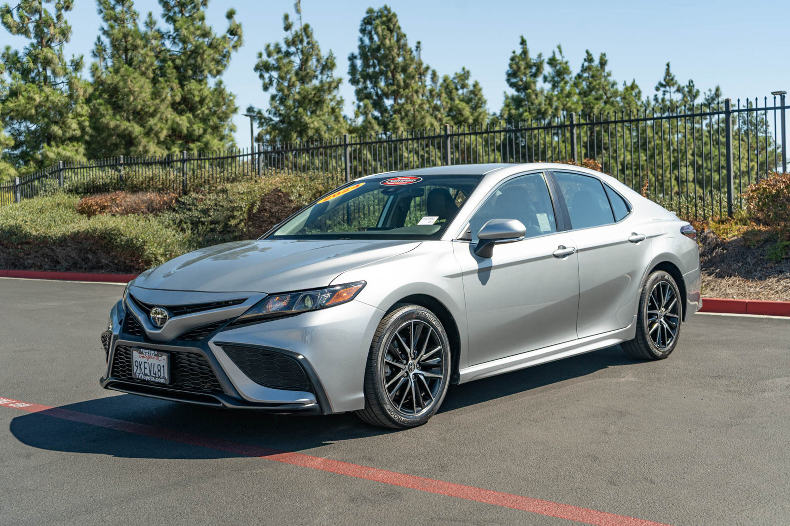 Certified 2024 Toyota Camry SE FWD image 3