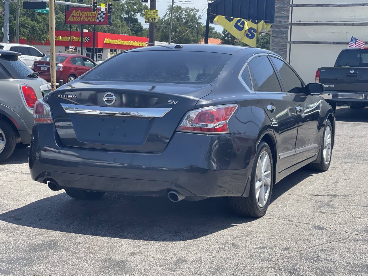 Used 2015 Nissan Altima 2.5 SV FWD image 5