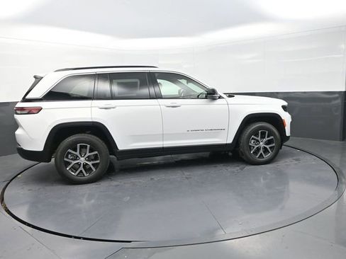 New 2025 Jeep Grand Cherokee Limited w/ Trailer Tow Package image 10