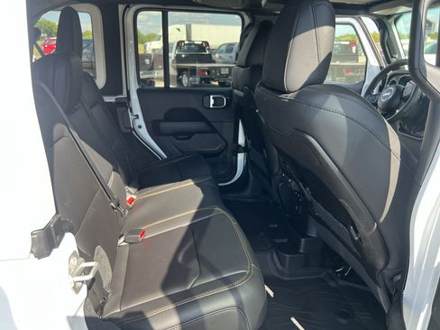 New 2025 Jeep Wrangler Unlimited Rubicon 392 image 13