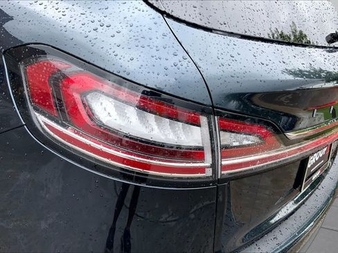 Used 2023 Lincoln Nautilus FWD w/ Premium Package image 27