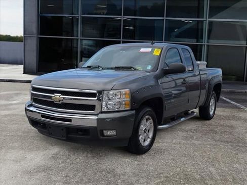 Used 2011 Chevrolet Silverado 1500 LT w/ All-Star Edition AWD/4WD image 4