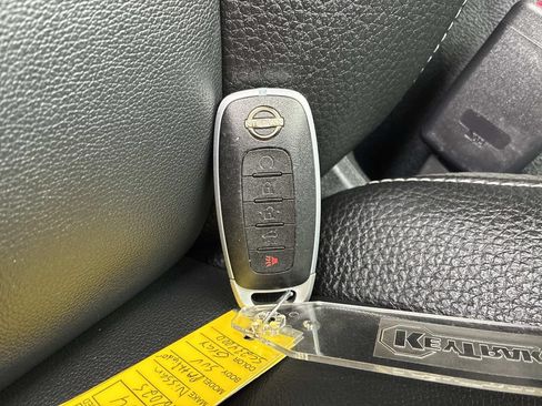 Certified 2025 Nissan Pathfinder SL AWD/4WD image 9