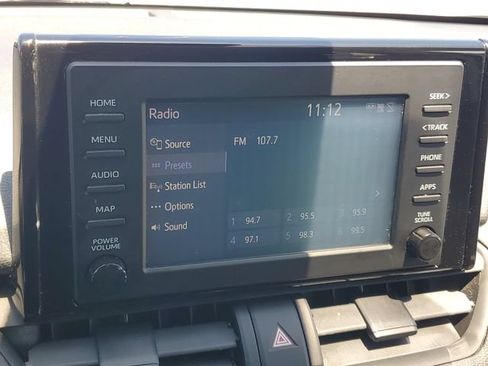 Used 2019 Toyota RAV4 LE AWD/4WD image 25