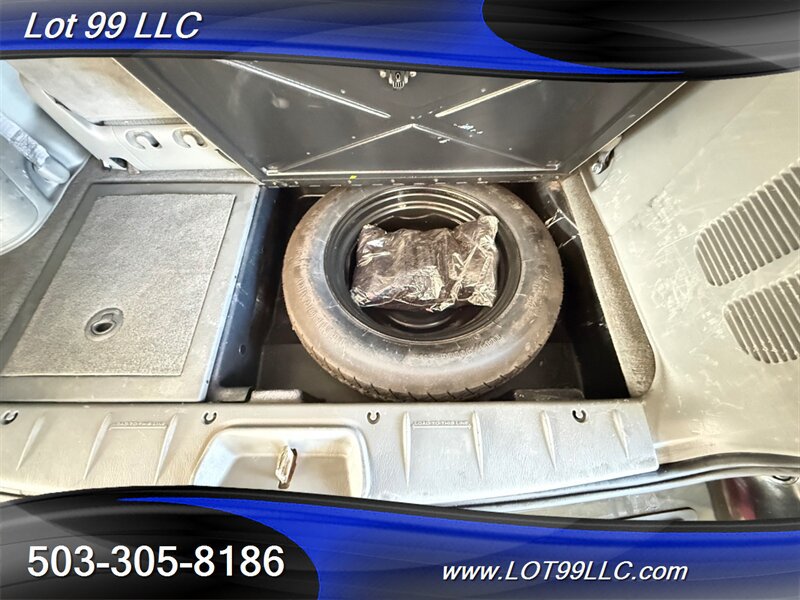 Used 2006 Chrysler Town & Country Touring w/ Trailer Tow Prep Group FWD image 29