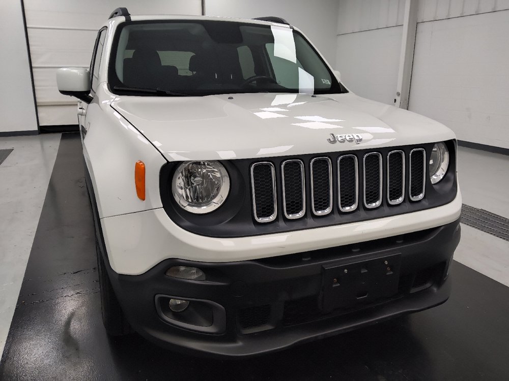 Used 2017 Jeep Renegade Latitude FWD image 14