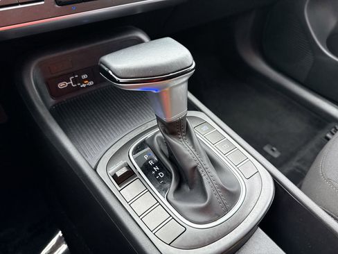Used 2025 Hyundai Kona SEL FWD image 20