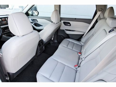 Certified 2023 Nissan Rogue SL w/ SL Premium Package image 11