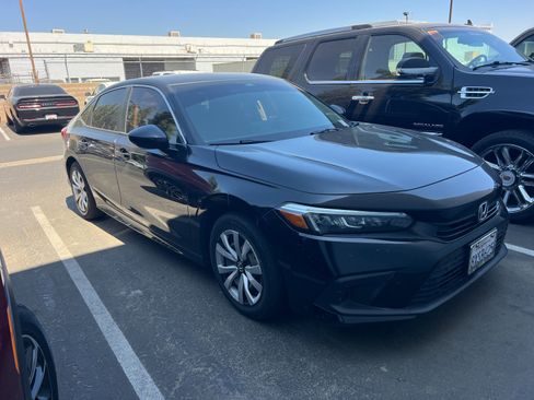 Used 2022 Honda Civic LX image 2