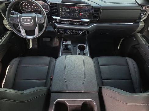 Used 2025 GMC Sierra 1500 SLT AWD/4WD image 9