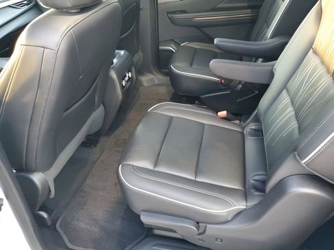 Used 2025 Buick Enclave Avenir w/ Super Cruise Package image 20