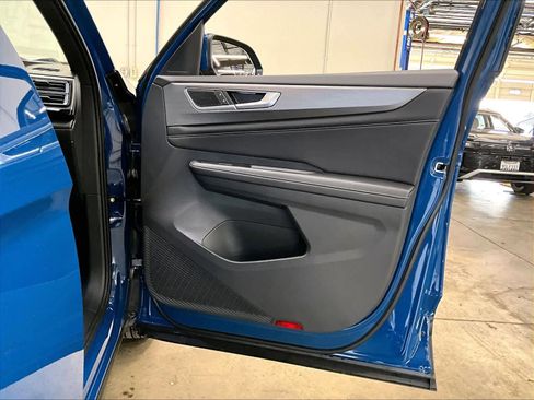 New 2026 Volkswagen Atlas Cross Sport SE image 29