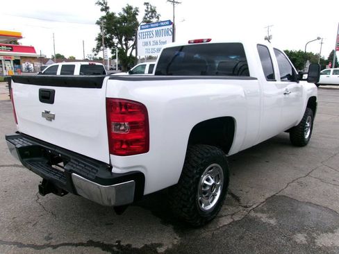 Used 2011 Chevrolet Silverado 2500 W/T AWD/4WD image 5