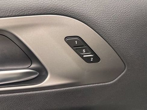New 2027 Chrysler Pacifica Limited AWD/4WD image 16