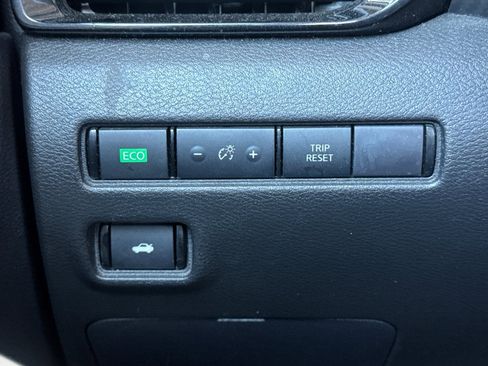Used 2023 Nissan Sentra SR w/ Midnight Edition Package FWD image 39