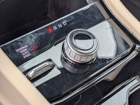 Certified 2023 Jeep Grand Cherokee Limited image 18