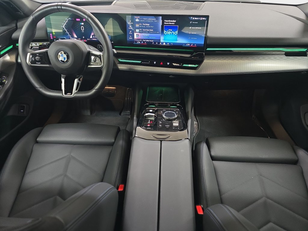Used 2026 BMW 530i w/ M Sport Package RWD image 12