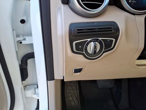 Used 2020 Mercedes-Benz GLC 300 GLC 300 4MATIC image 11