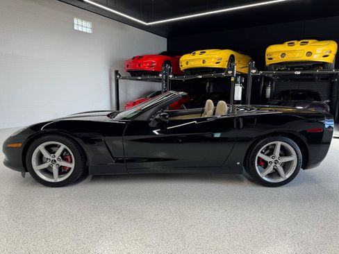Used 2006 Chevrolet Corvette Convertible w/ Preferred Equipment Group RWD image 8