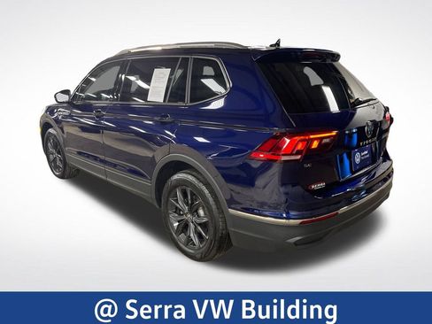Certified 2024 Volkswagen Tiguan SE w/ Panoramic Sunroof Package AWD/4WD image 3