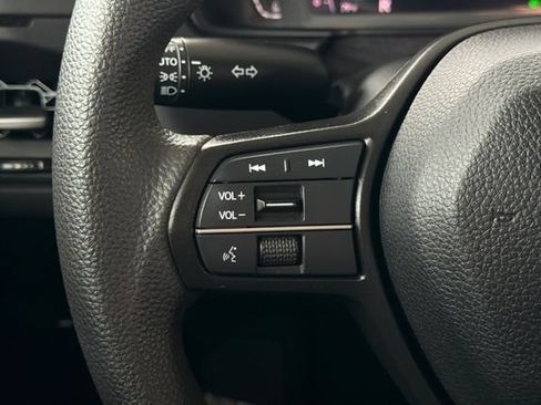 Certified 2024 Honda Accord EX image 27