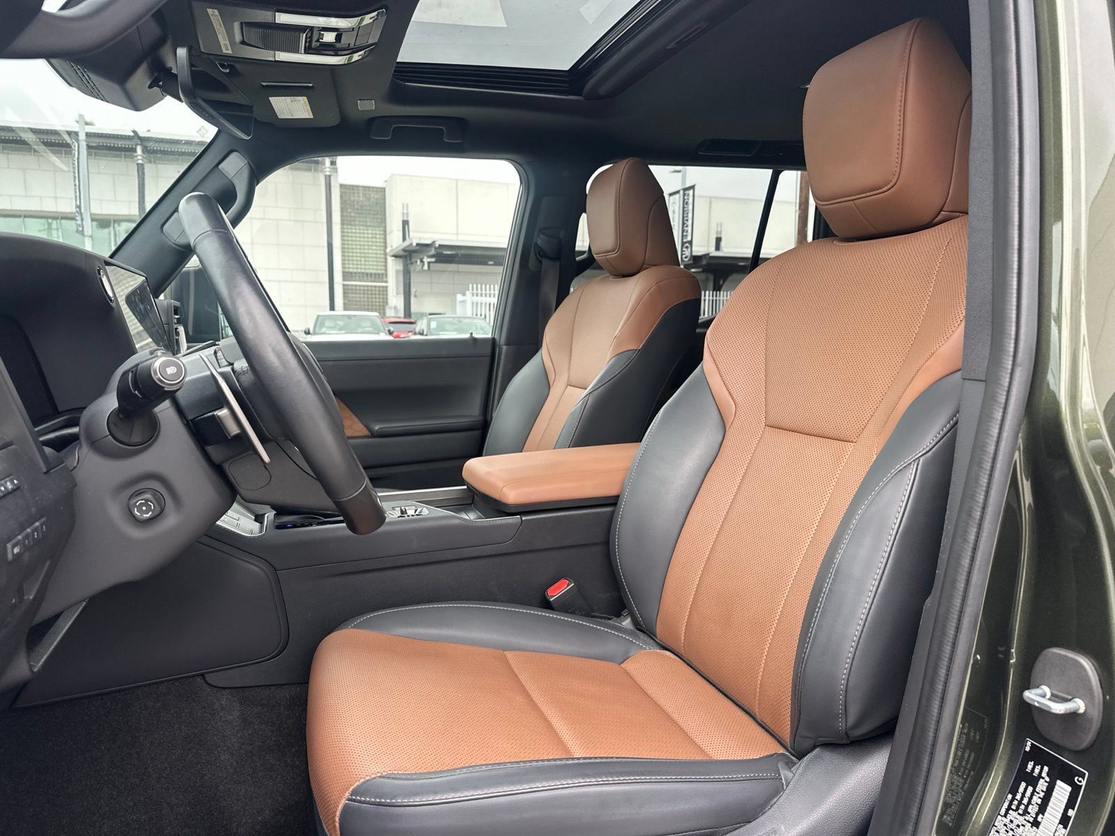 Used 2024 Lexus GX 550 w/ Accessory Package (Z1) AWD/4WD image 8
