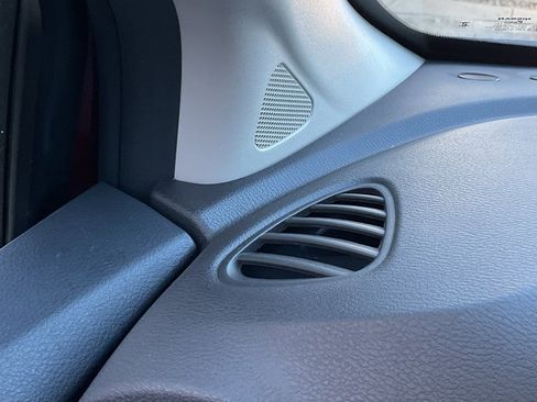 New 2025 Nissan Versa SR image 23