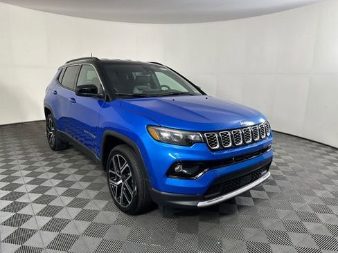 Certified 2025 Jeep Compass Limited AWD/4WD image 3
