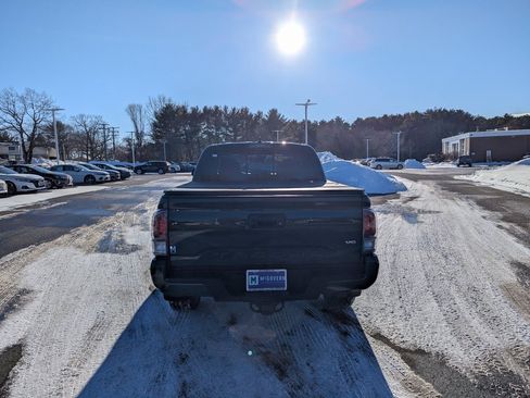 Used 2021 Toyota Tacoma TRD Sport image 4