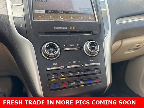 Used 2017 Lincoln MKC Reserve image 24