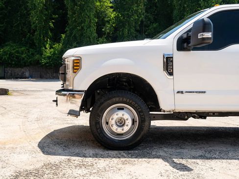 Used 2019 Ford F350 XL w/ Power Equipment Group AWD/4WD image 3