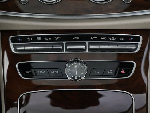 Used 2019 Mercedes-Benz E 300 4MATIC image 41