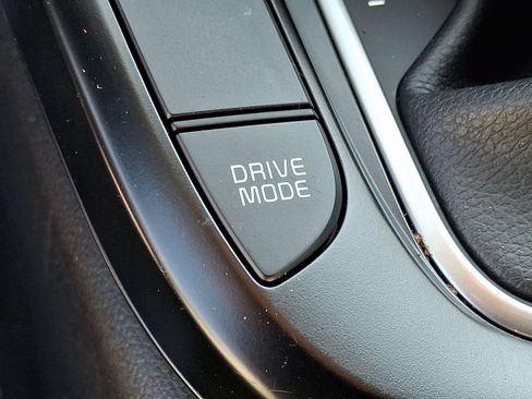 Certified 2025 Kia Soul LX w/ LX Technology Package FWD image 22