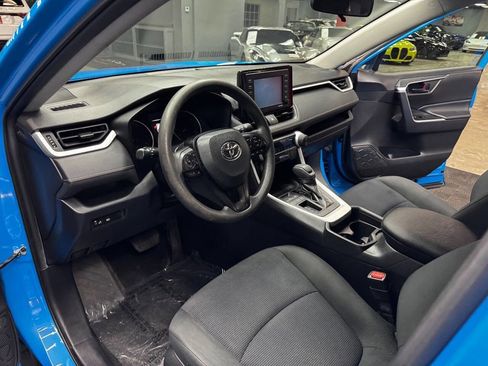 Used 2020 Toyota RAV4 LE FWD image 37
