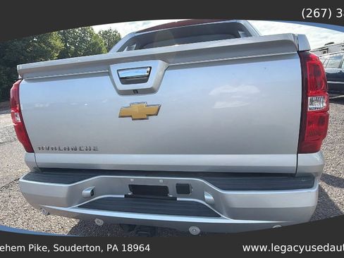 Used 2012 Chevrolet Avalanche LTZ AWD/4WD image 12