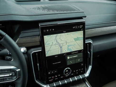 New 2026 GMC Acadia Denali Ultimate w/ LPO, Floor Liner Package AWD/4WD image 25