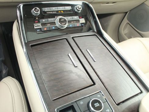 Used 2019 Lincoln Navigator Reserve w/ Cargo Package image 16