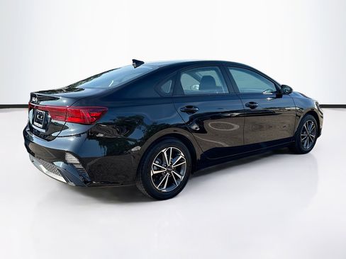 Used 2023 Kia Forte LXS image 3