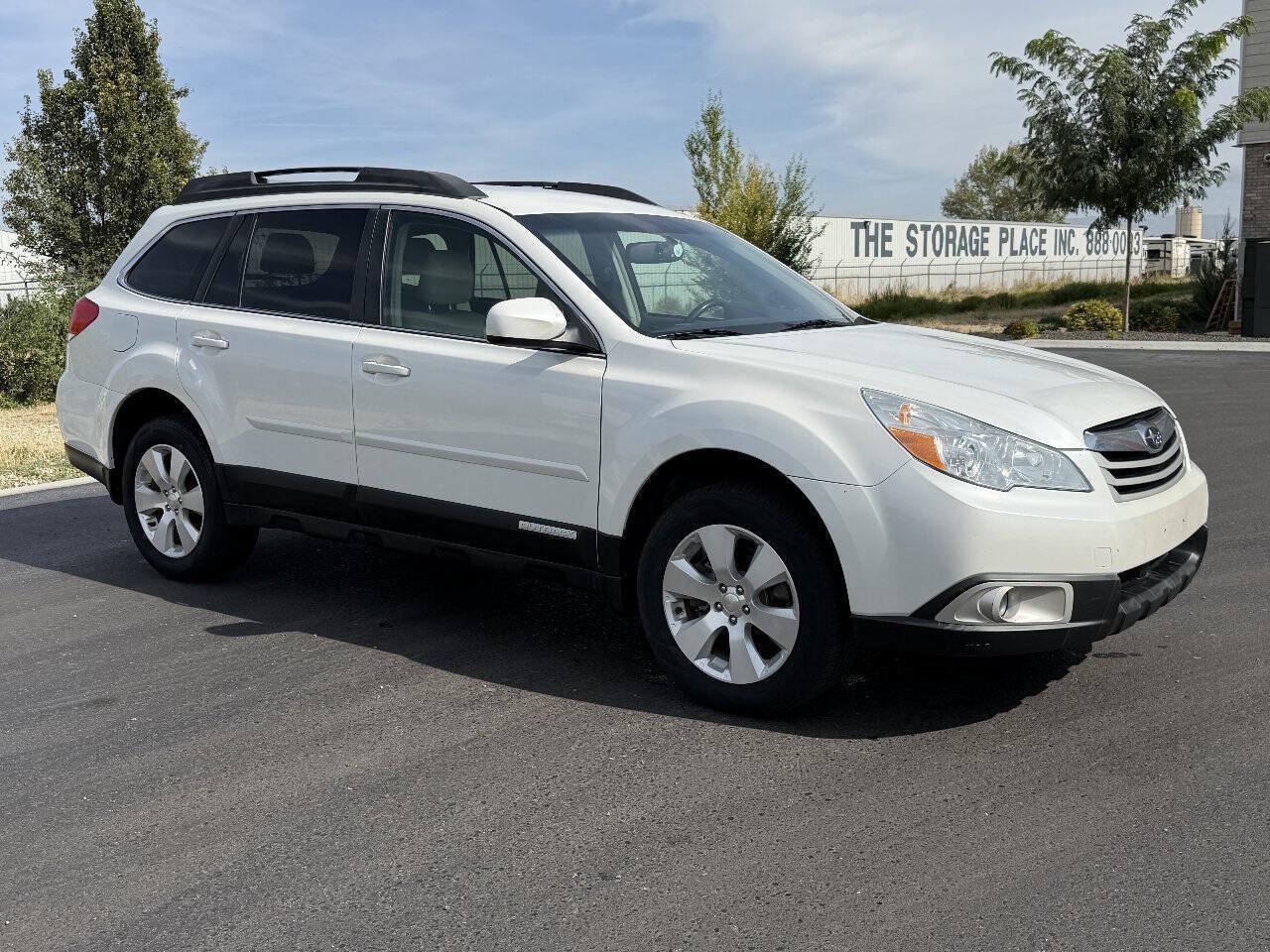 Used 2010 Subaru Outback 3.6R Limited AWD/4WD image 14